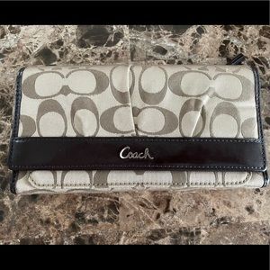 Authentic Brown Coach Wallet * New Condition